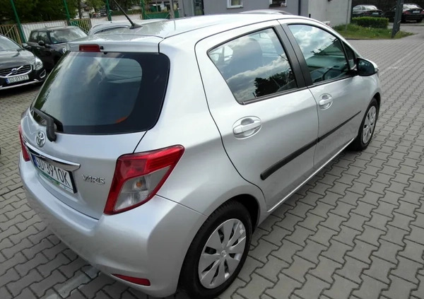 Toyota Yaris cena 22900 przebieg: 165000, rok produkcji 2012 z Sosnowiec małe 436